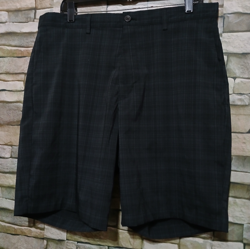 Chaps Golf Black Plaid Flat Front Shorts Classic Design 36‎
